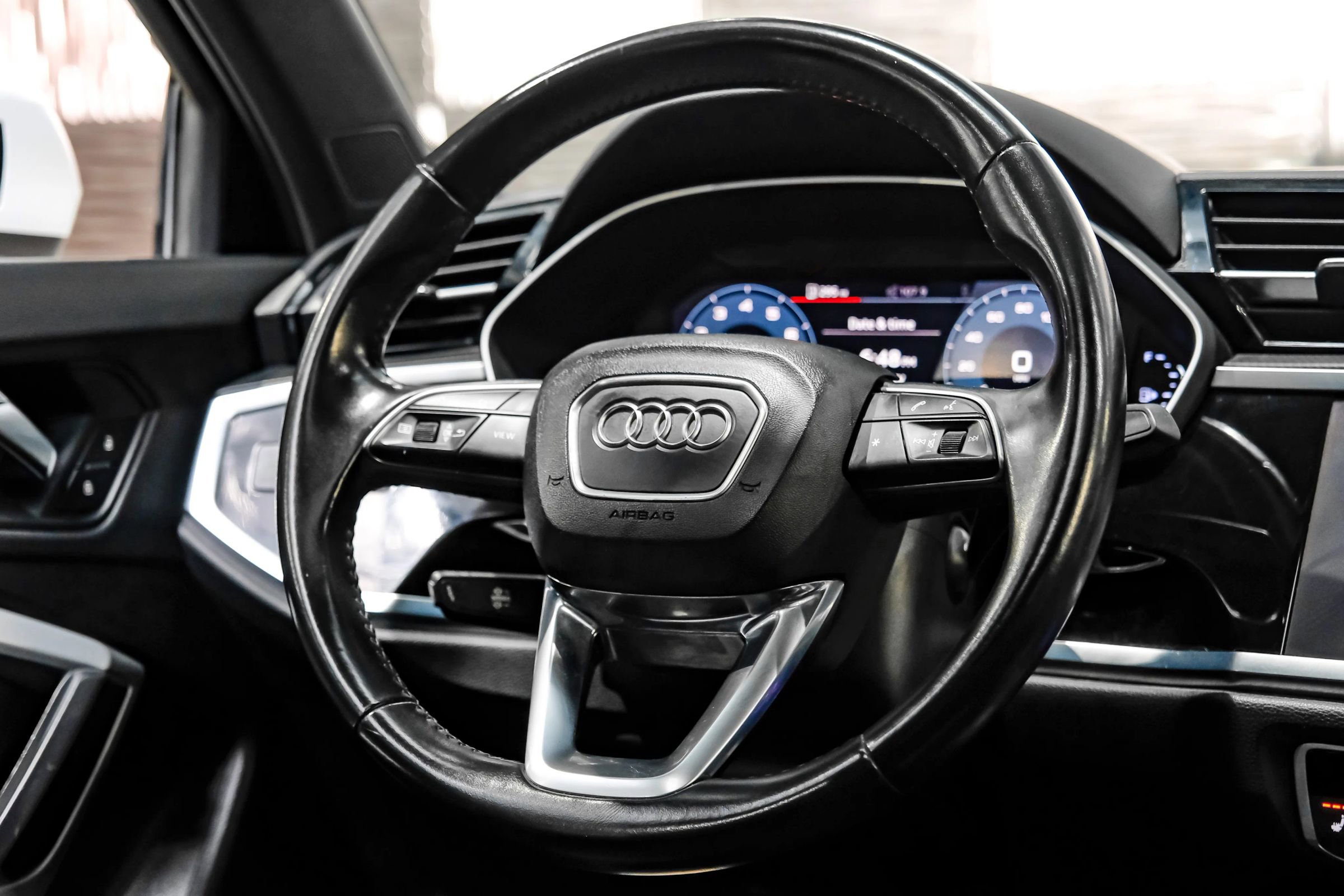 Used 2020 Audi Q3 2.0T Premium w/ Convenience Package AWD/4WD image 13