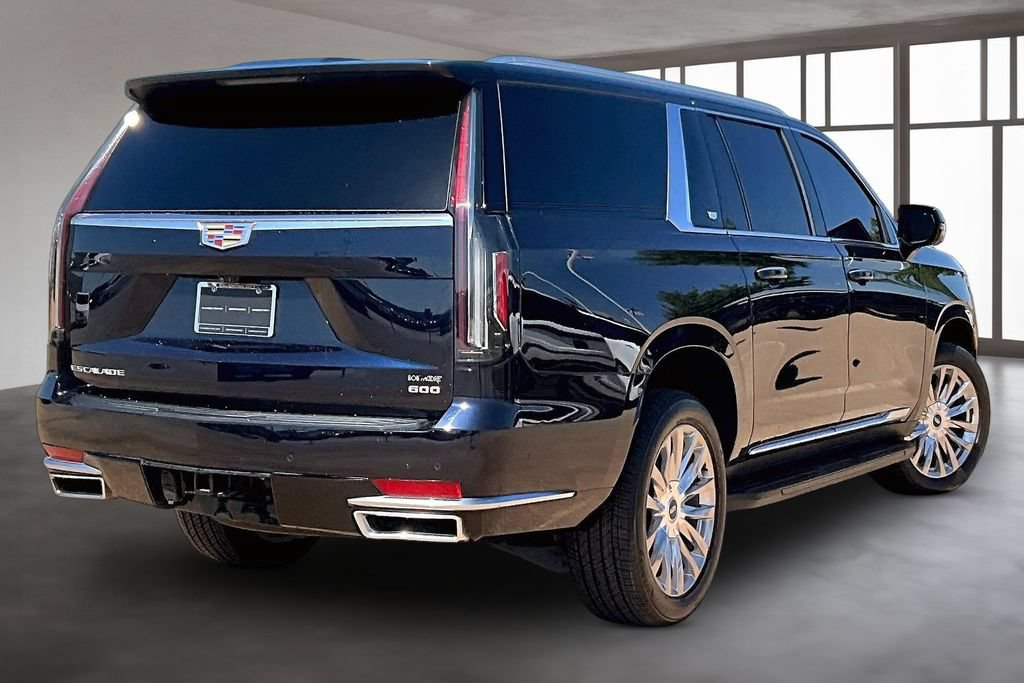 Used 2023 Cadillac Escalade ESV Premium Luxury AWD/4WD image 2