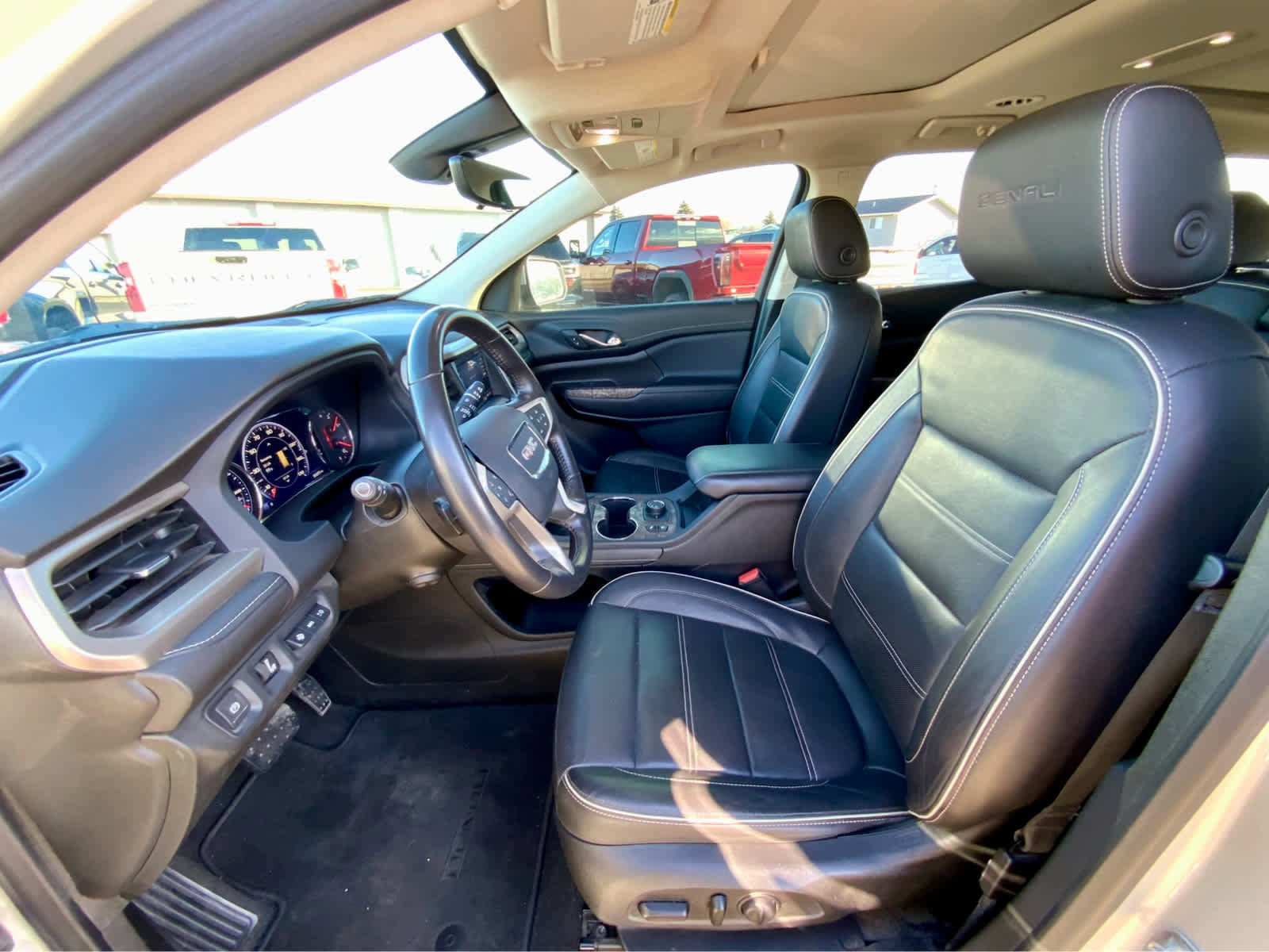 Used 2020 GMC Acadia Denali w/ Denali Ultimate Package image 23