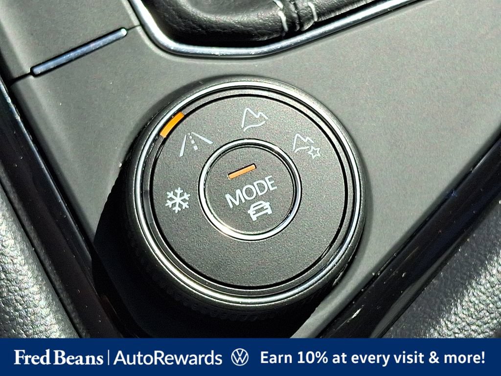 Certified 2023 Volkswagen Taos SEL AWD/4WD image 33