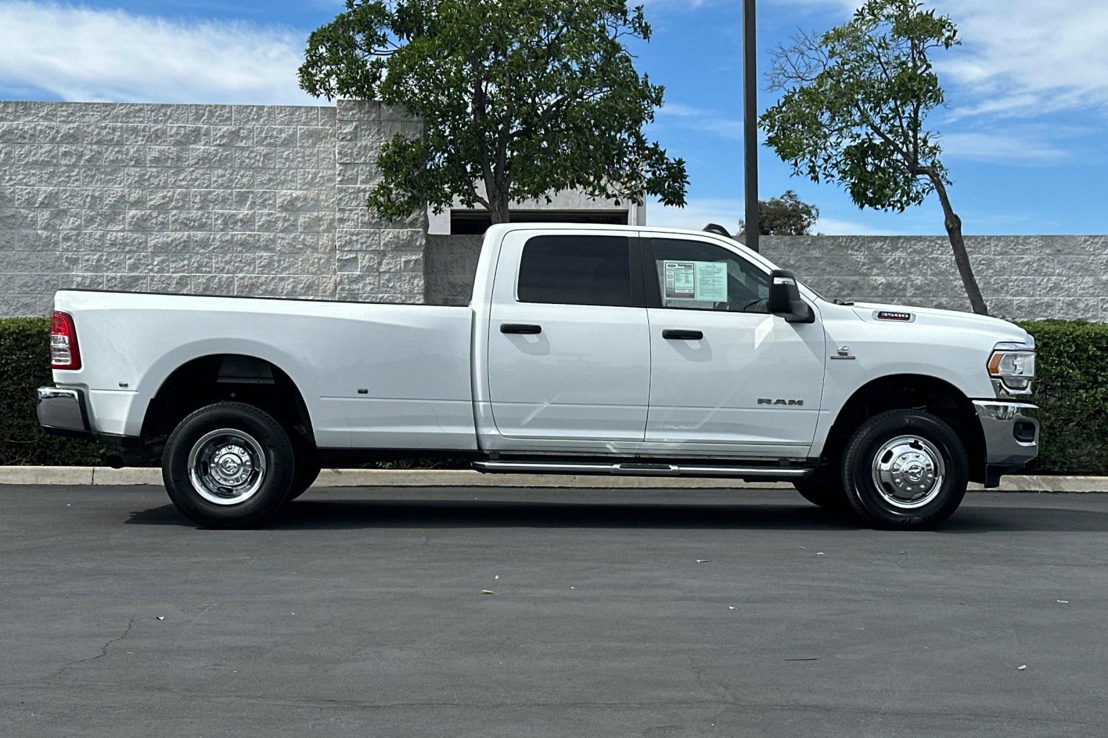 Used 2024 RAM 3500 Big Horn image 3