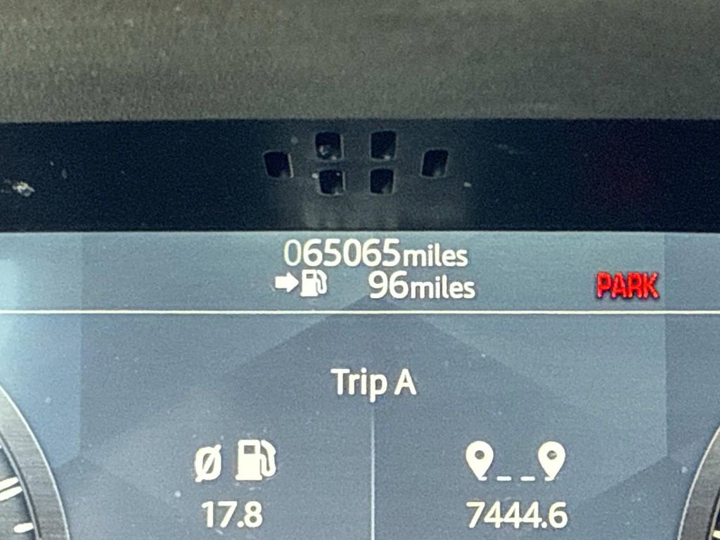 Used 2020 Land Rover Defender 110 SE image 14