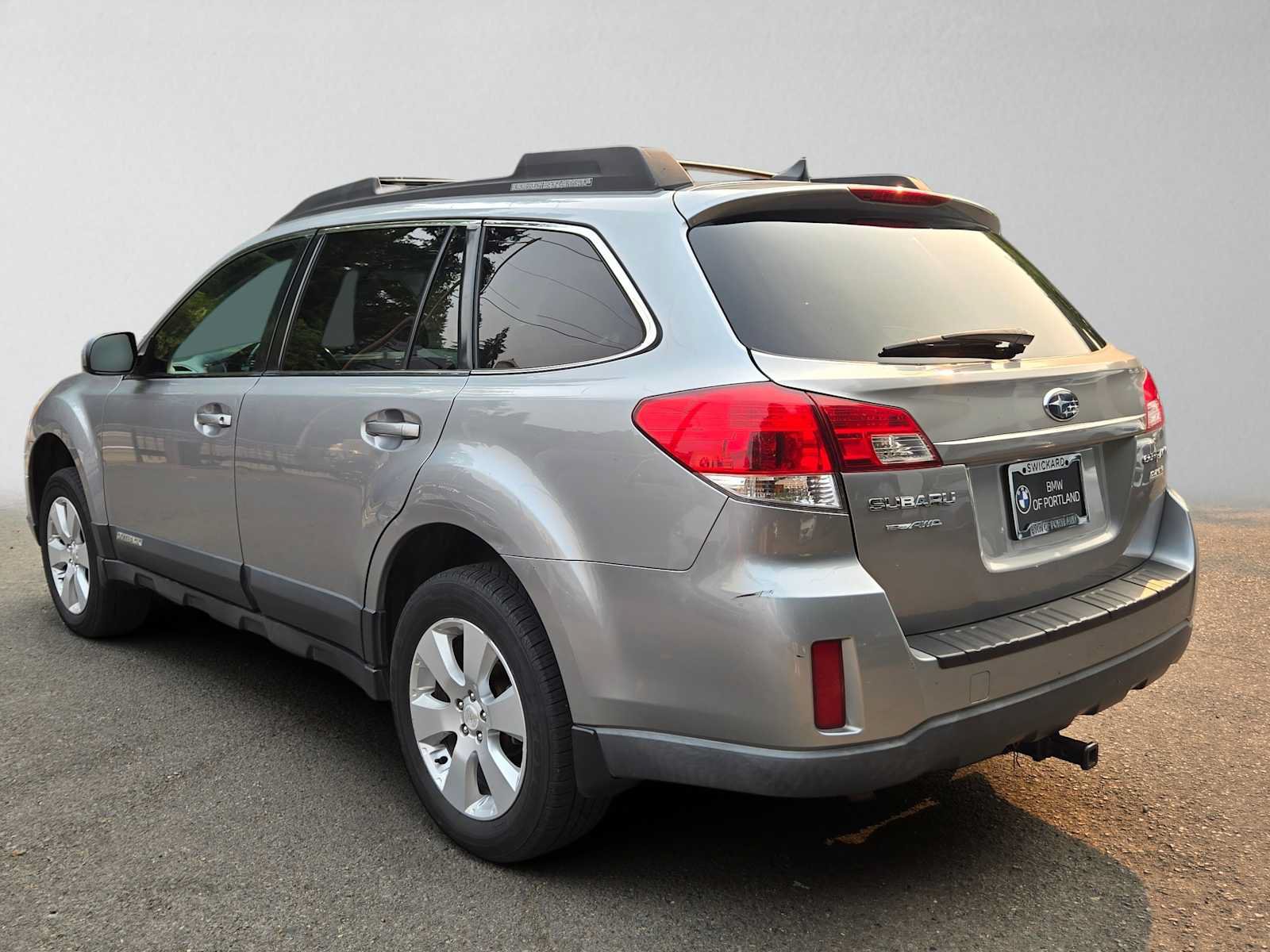 Used 2011 Subaru Outback 2.5i Premium AWD/4WD image 5