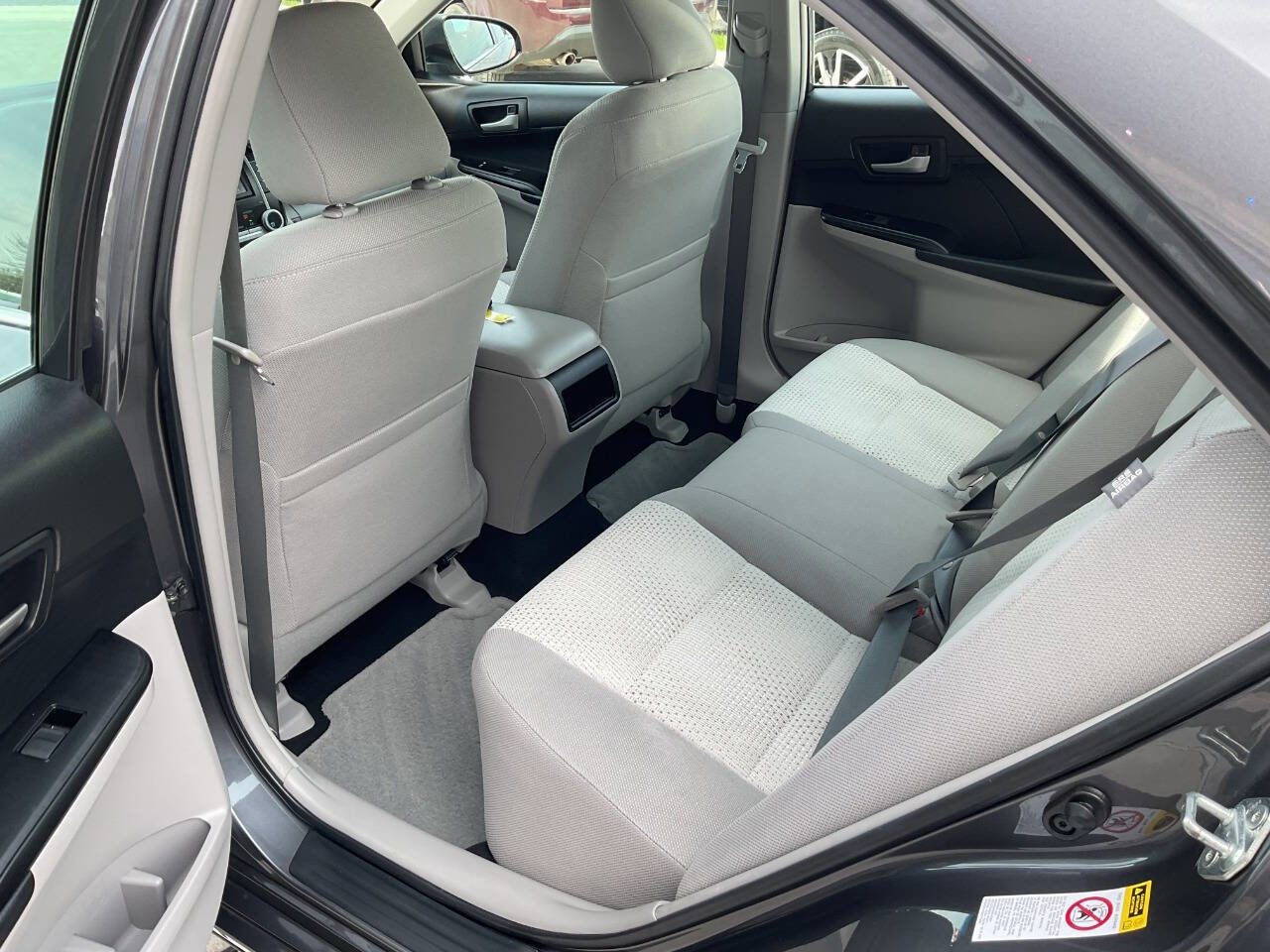 Used 2012 Toyota Camry LE FWD image 27