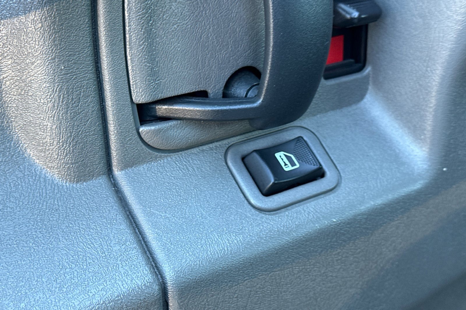 Used 2023 GMC Savana 2500 w/ Driver Convenience Package image 12