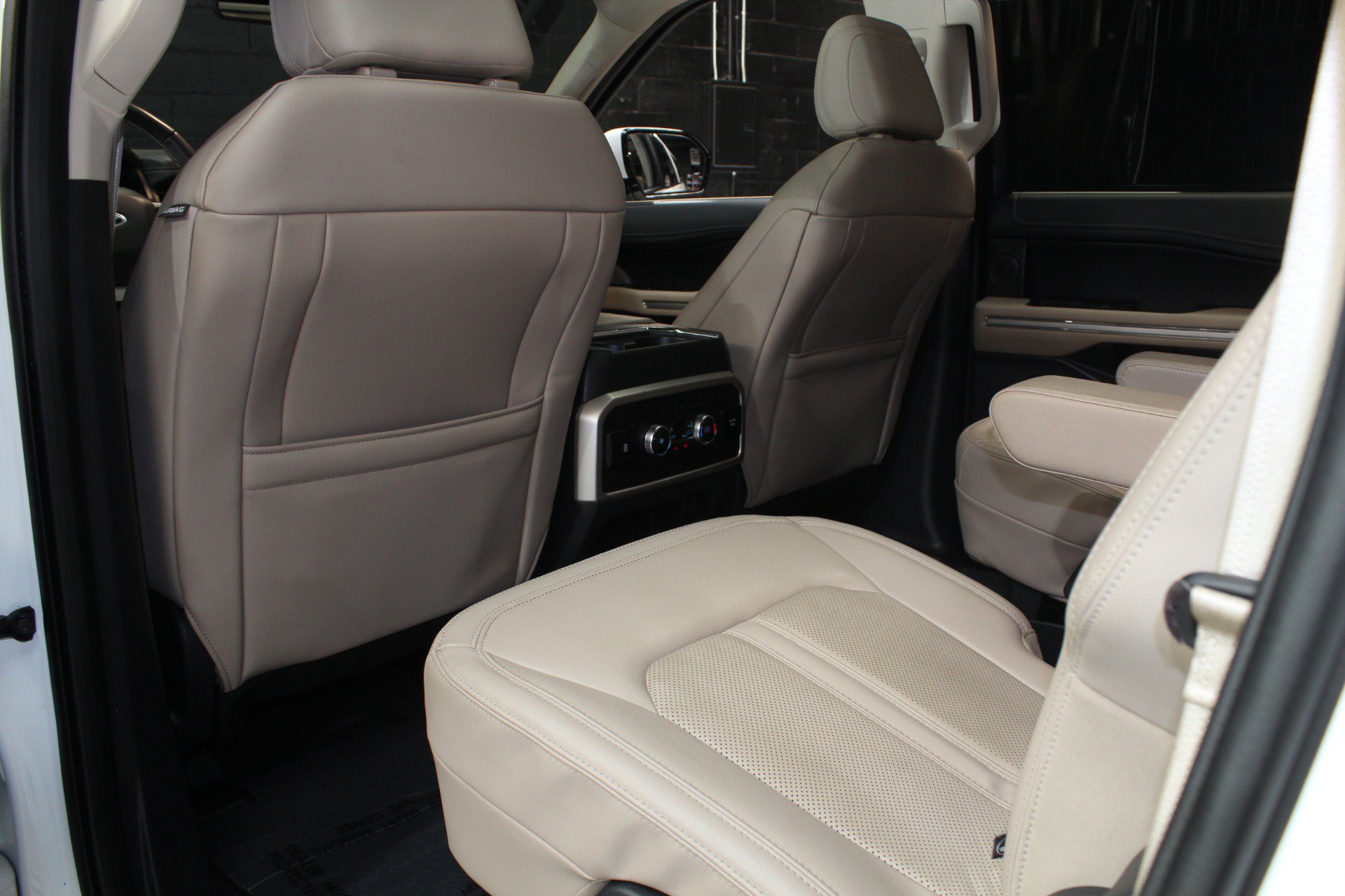Used 2023 Ford Expedition Max Limited AWD/4WD image 40