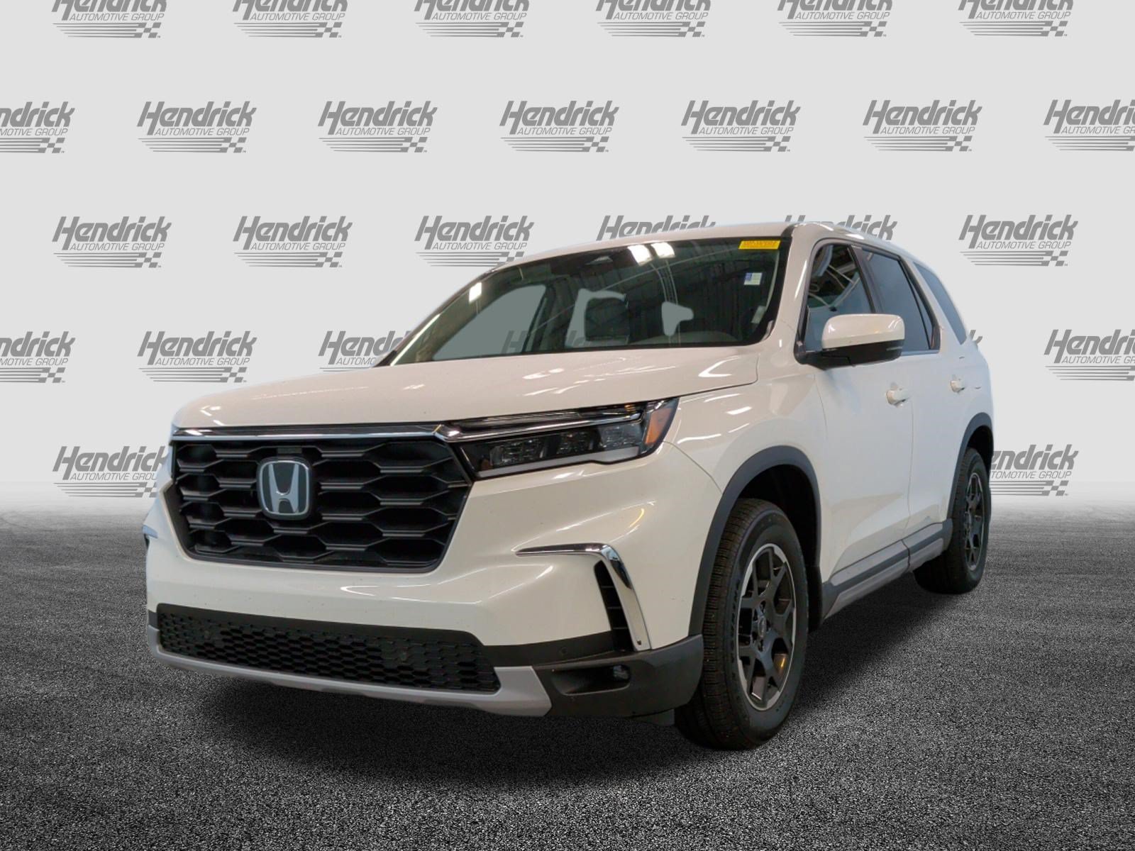 Used 2025 Honda Pilot EX-L image 7