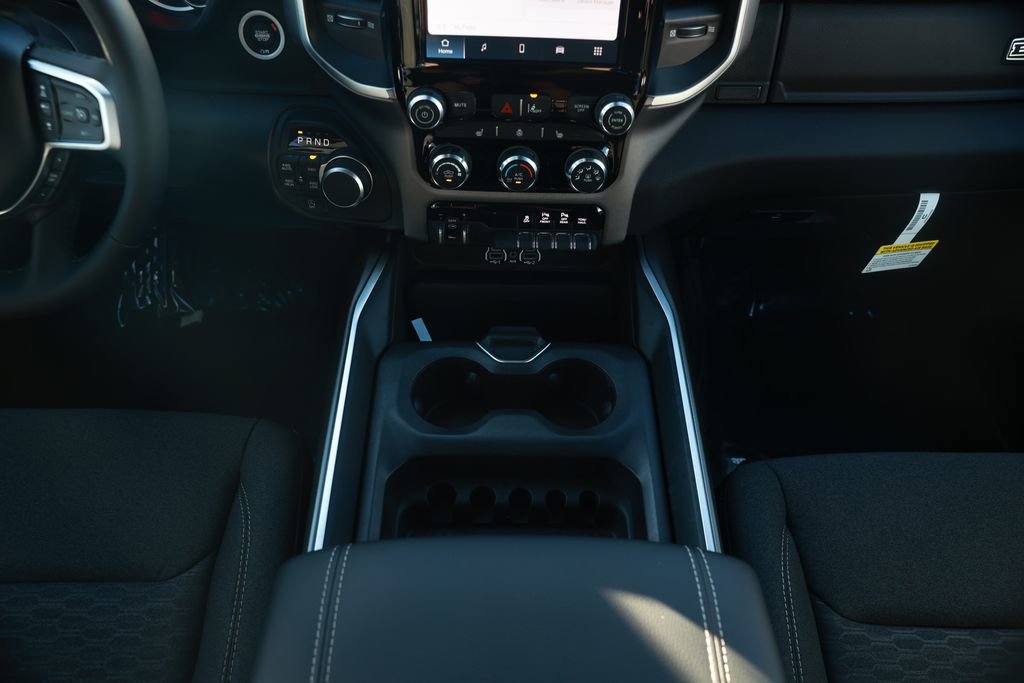 New 2026 RAM 1500 4x4 Crew Cab image 25