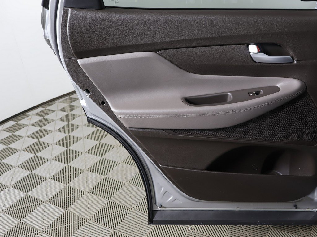 Used 2020 Hyundai Santa Fe SE image 19