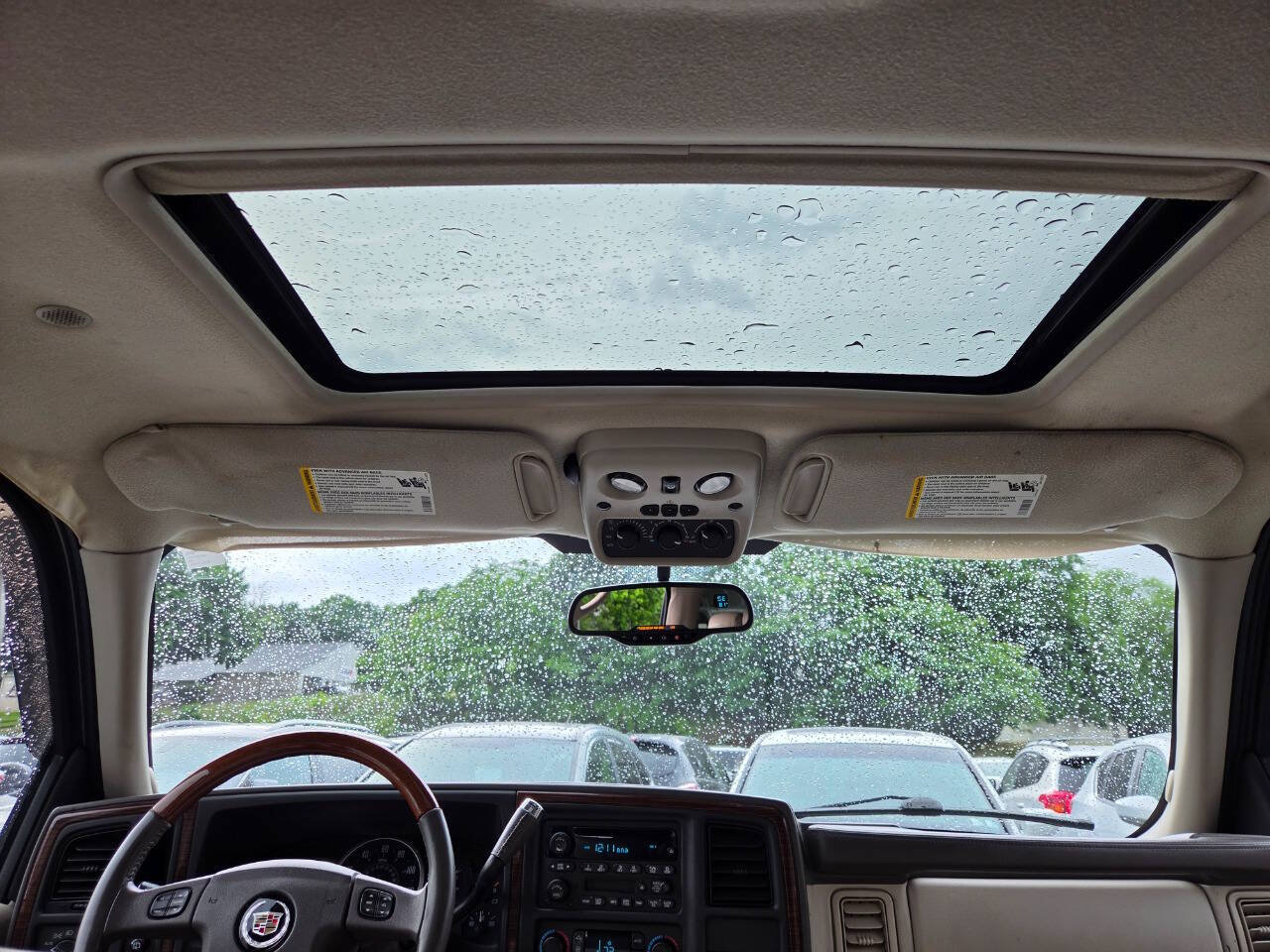 Used 2004 Cadillac Escalade AWD image 31