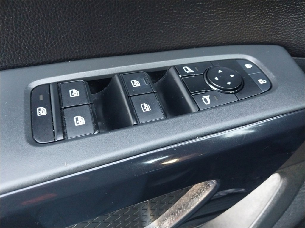 Used 2024 Nissan Pathfinder S image 21