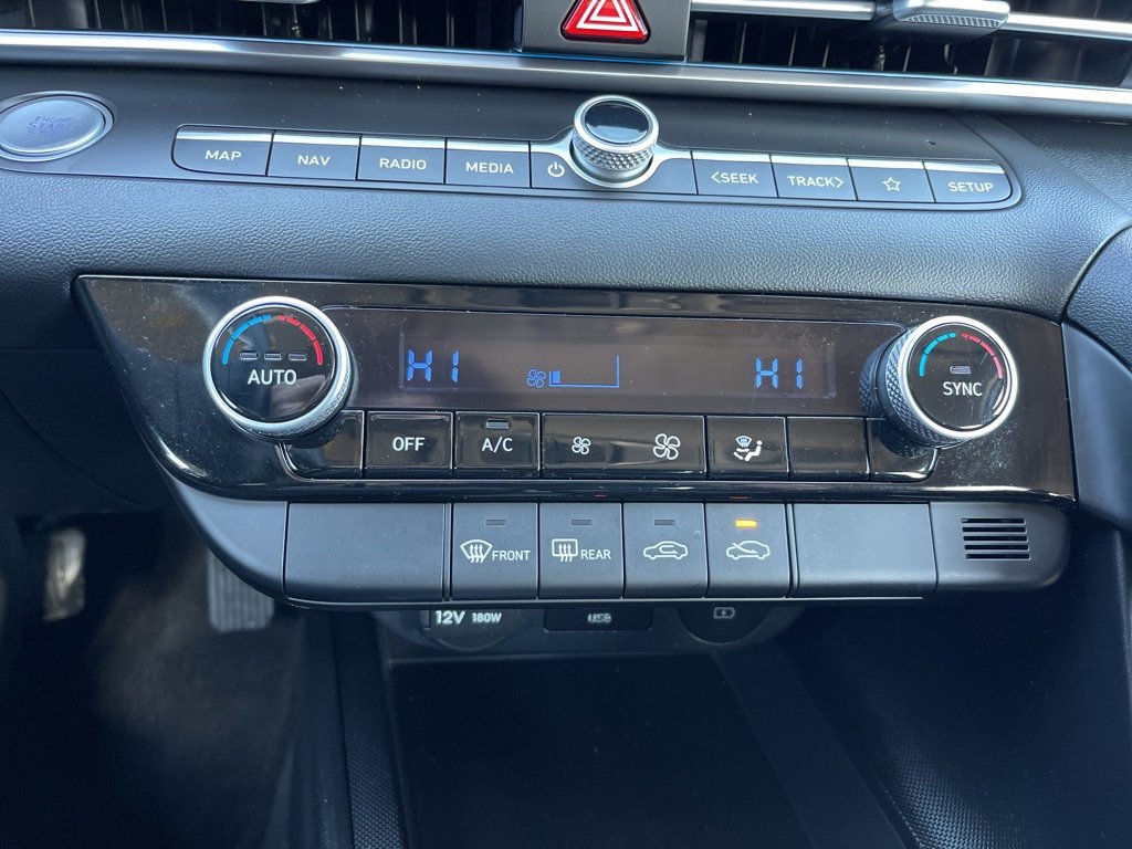 Used 2024 Hyundai Elantra SEL image 12