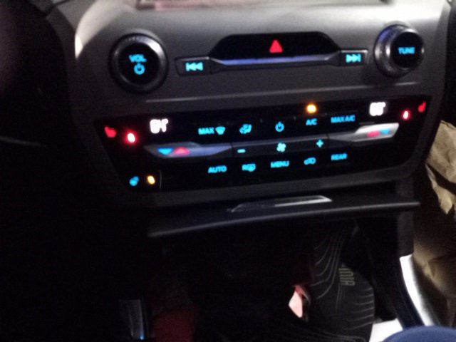 Used 2020 Ford Explorer XLT w/ Equipment Group 202A image 18