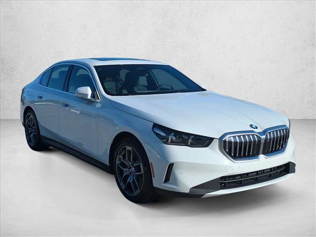 Certified 2026 BMW 530i RWD image 3