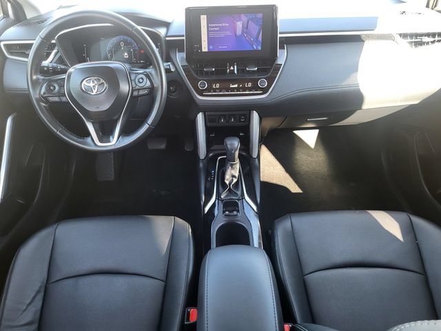 Used 2025 Toyota Corolla Cross XLE FWD image 24
