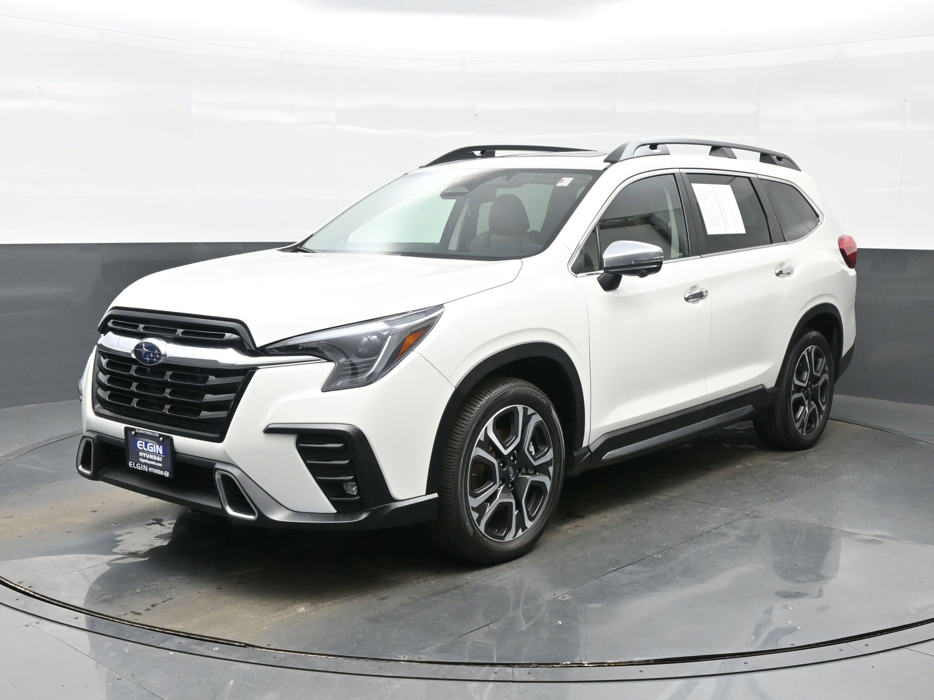 Used 2023 Subaru Ascent Touring image 2