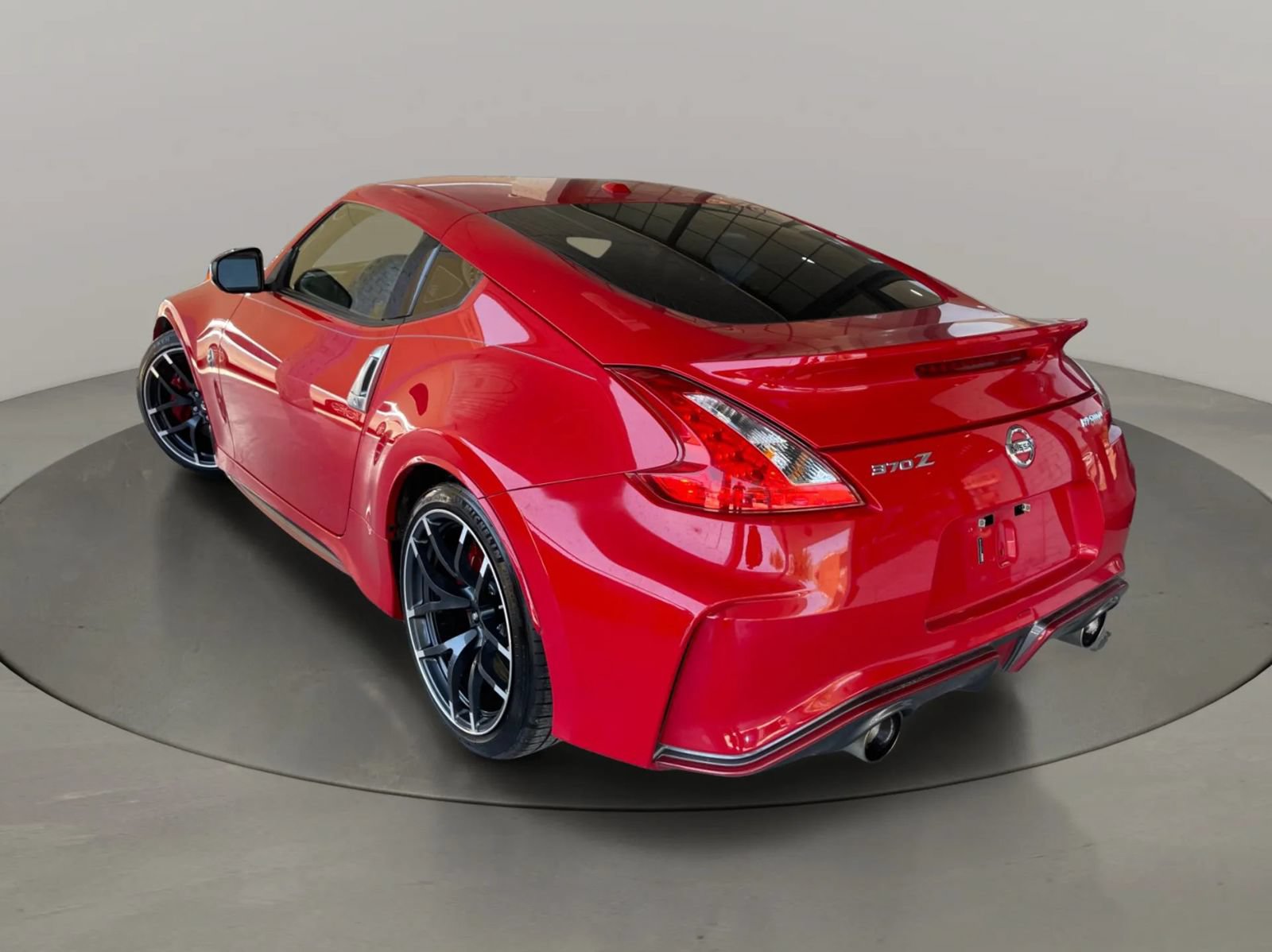 Used 2016 Nissan 370Z NISMO RWD image 3