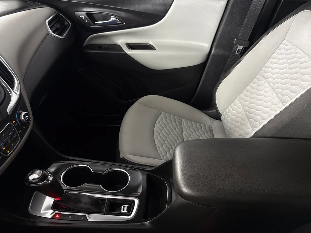 Used 2019 Chevrolet Equinox LT w/ Sun & Navigation Package FWD image 18
