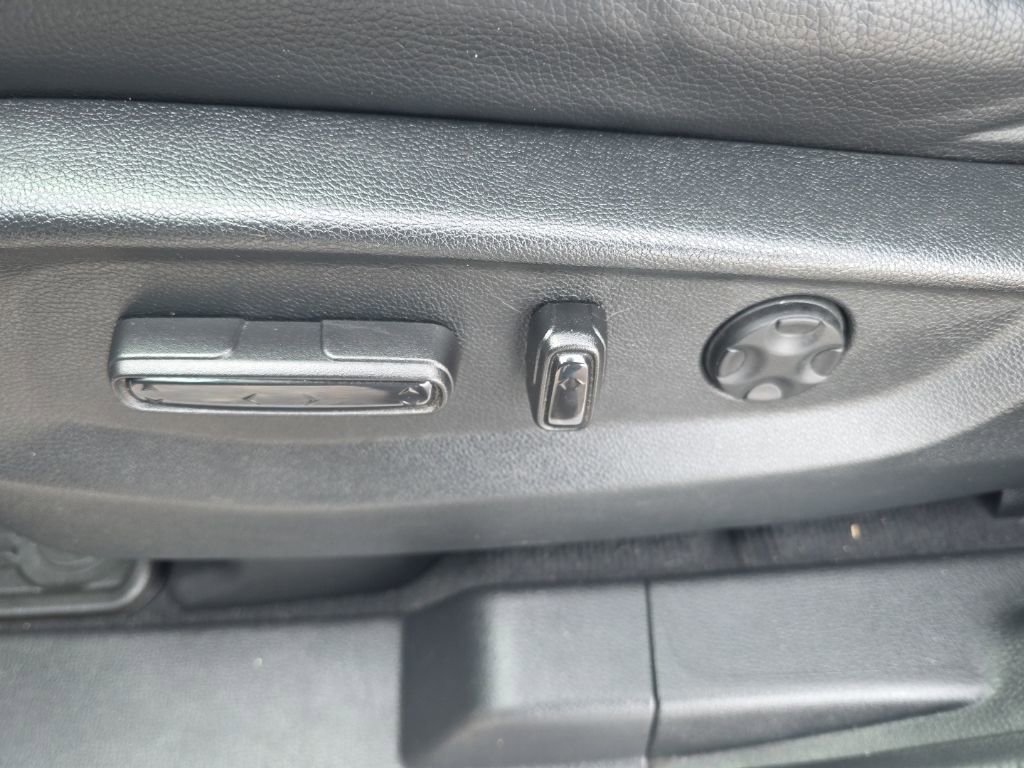 Used 2023 Honda Odyssey EX-L image 16