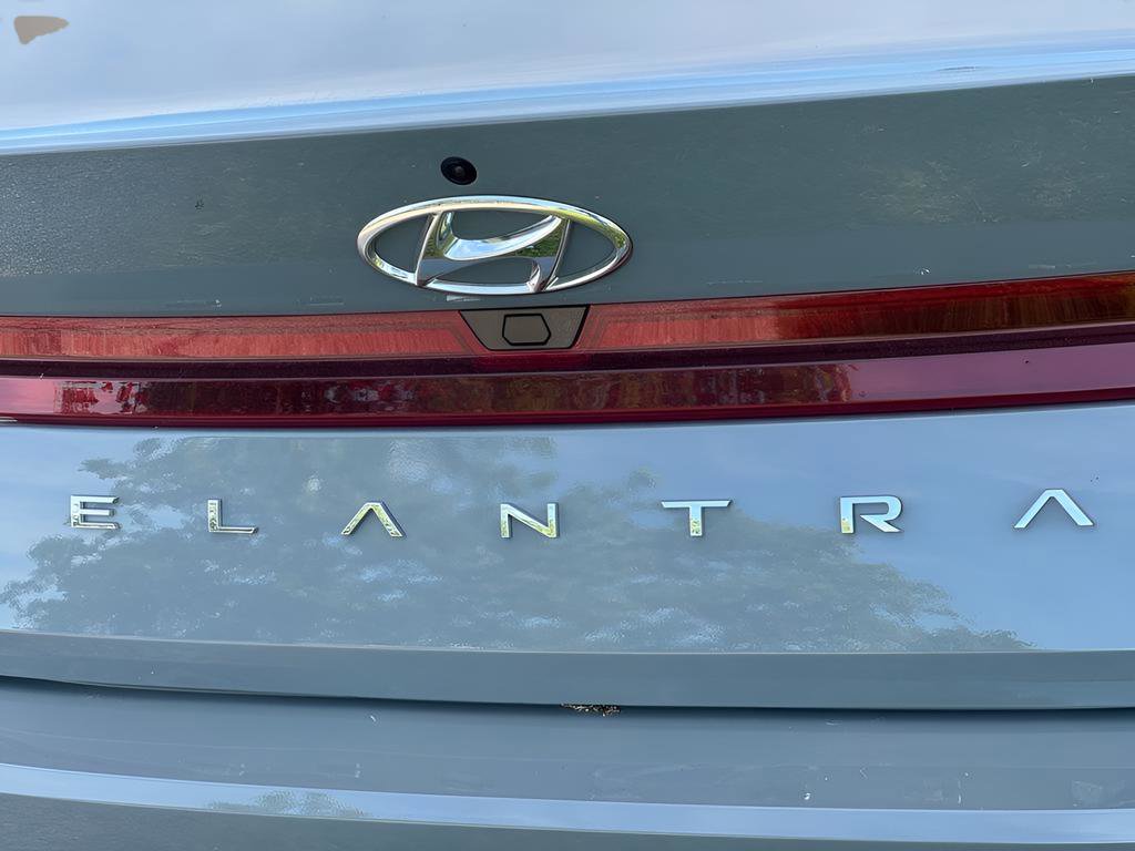 Used 2023 Hyundai Elantra SEL FWD image 9