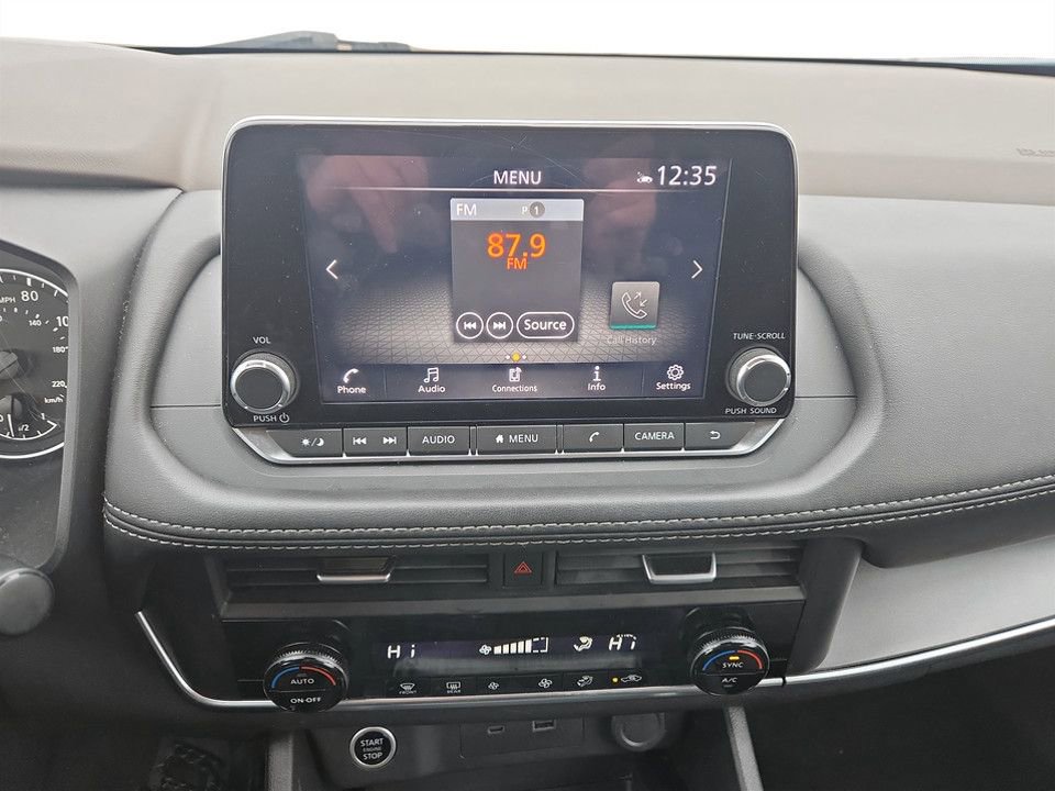 Used 2023 Nissan Rogue SV image 24