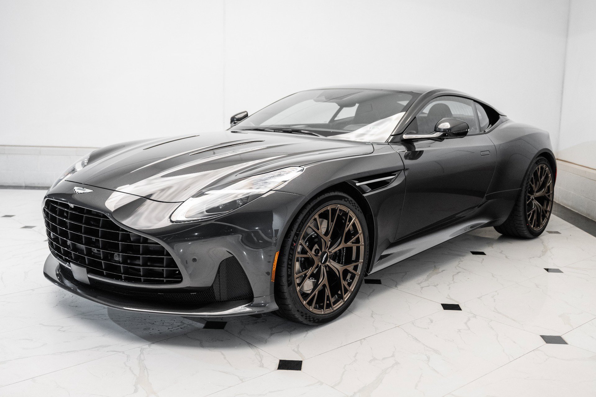 Used 2025 Aston Martin DB12 Coupe image 39