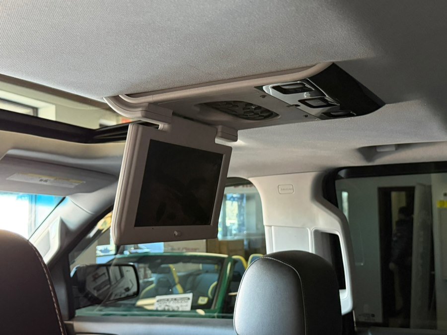 Used 2019 GMC Yukon SLT w/ Graphite Performance Edition image 28