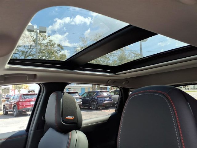 New 2026 Nissan Kicks SR w/ SR Premium Package FWD image 14