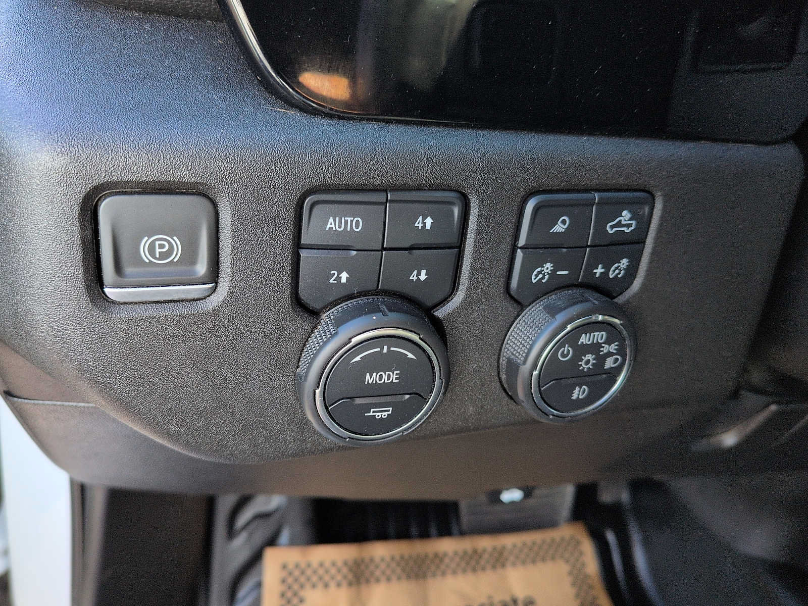 Used 2024 Chevrolet Silverado 3500 LT w/ Convenience Package AWD/4WD image 17