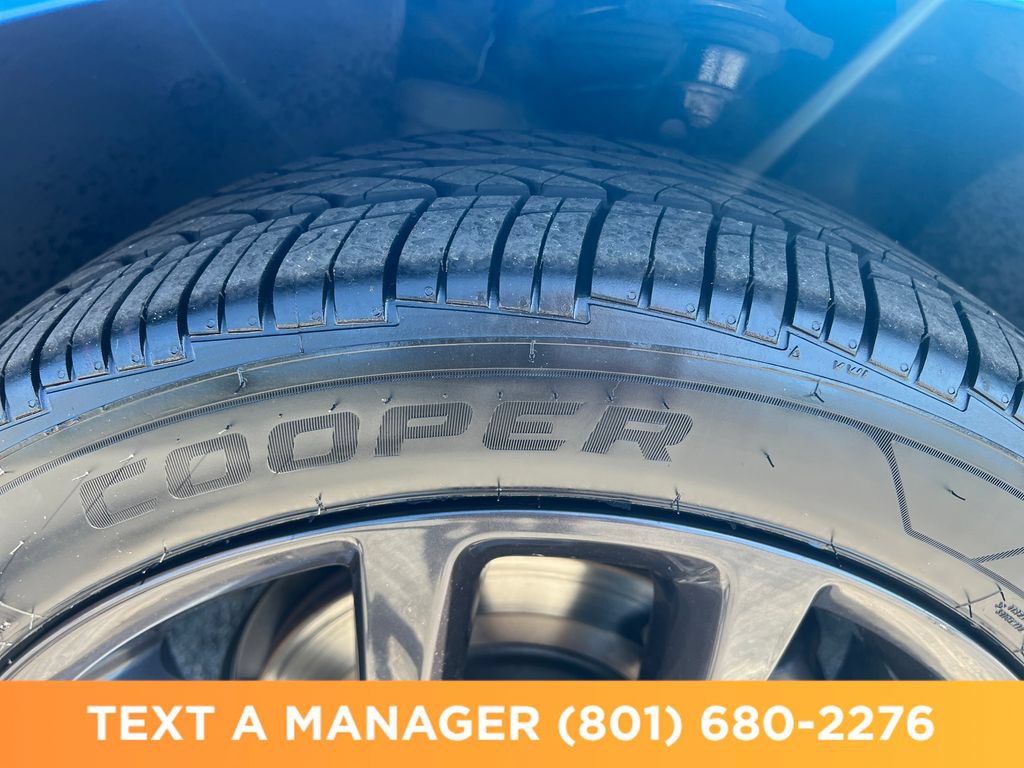 Used 2019 Dodge Challenger SXT RWD image 23