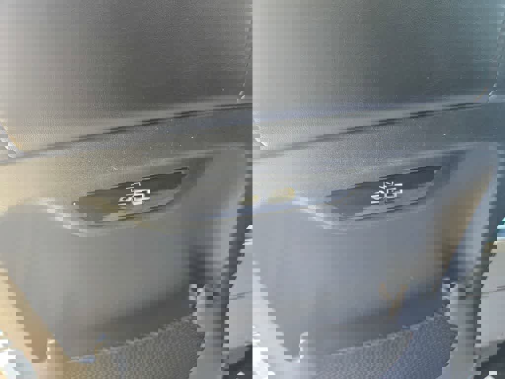 Used 2023 Chrysler Pacifica Touring-L image 13