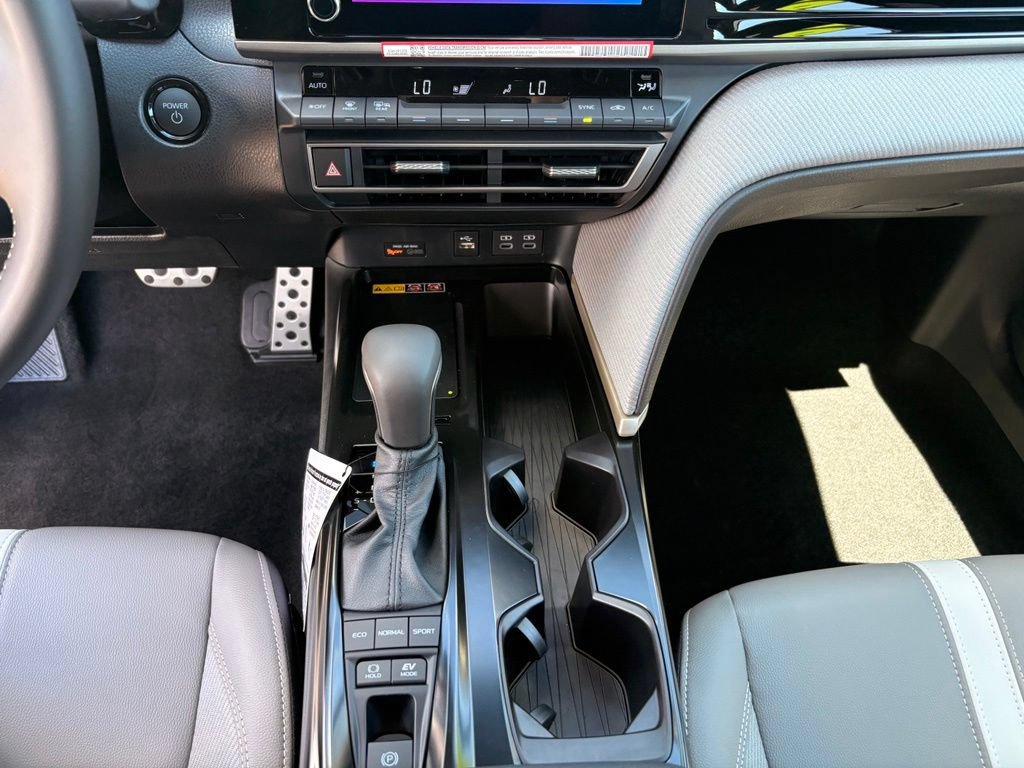 Used 2026 Toyota Camry SE FWD image 19