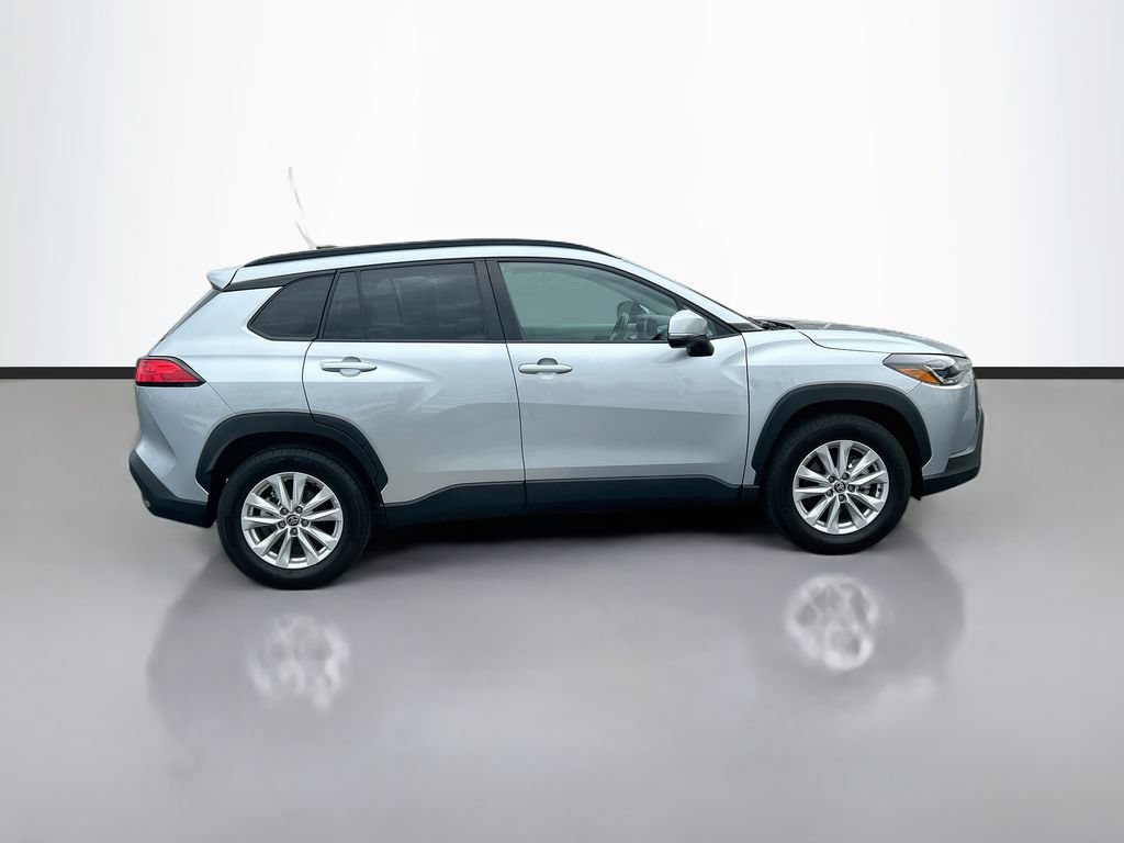 Used 2023 Toyota Corolla Cross LE FWD image 4