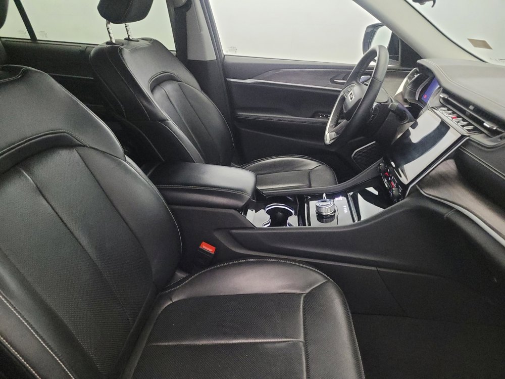 Used 2022 Jeep Grand Cherokee L Limited w/ Luxury Tech Group II image 21