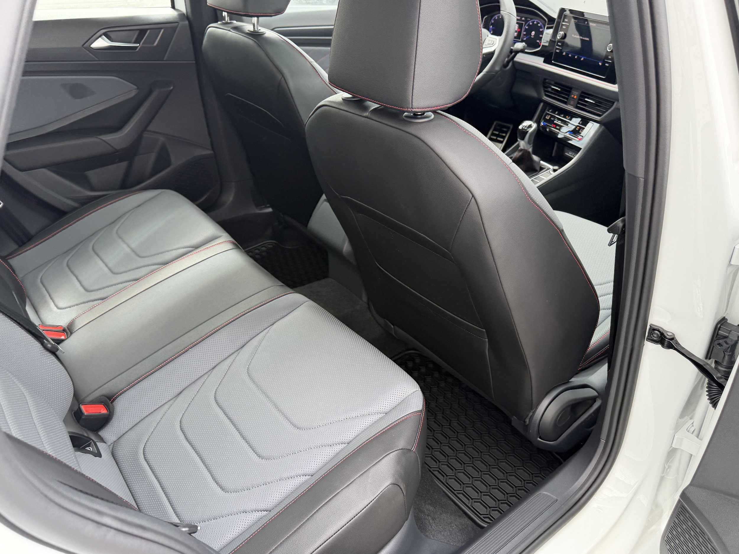 New 2026 Volkswagen Jetta GLI Autobahn FWD image 30