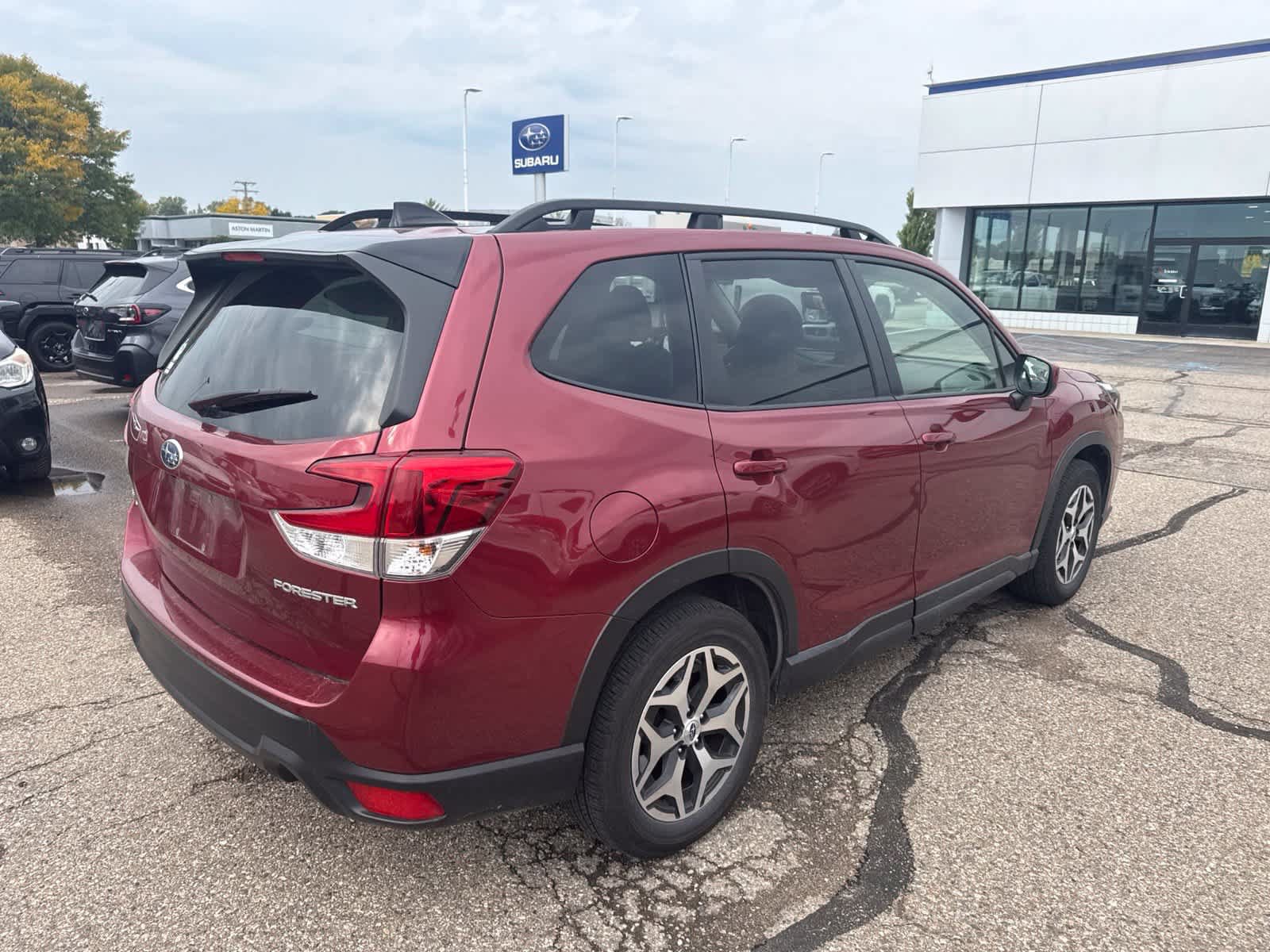 Certified 2024 Subaru Forester Premium AWD/4WD image 3
