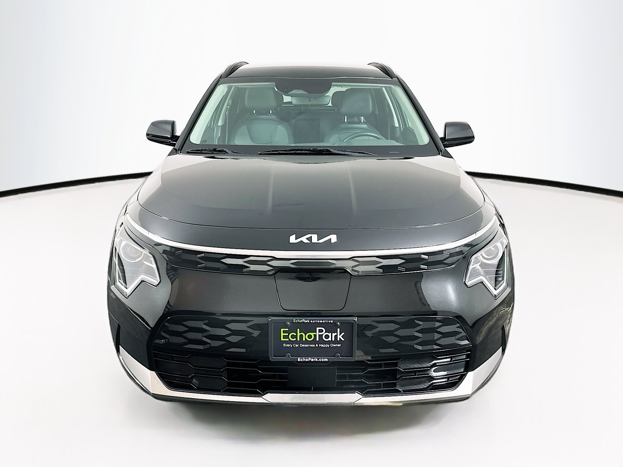 Used 2024 Kia Niro Wind w/ Wind Preserve Package FWD image 2