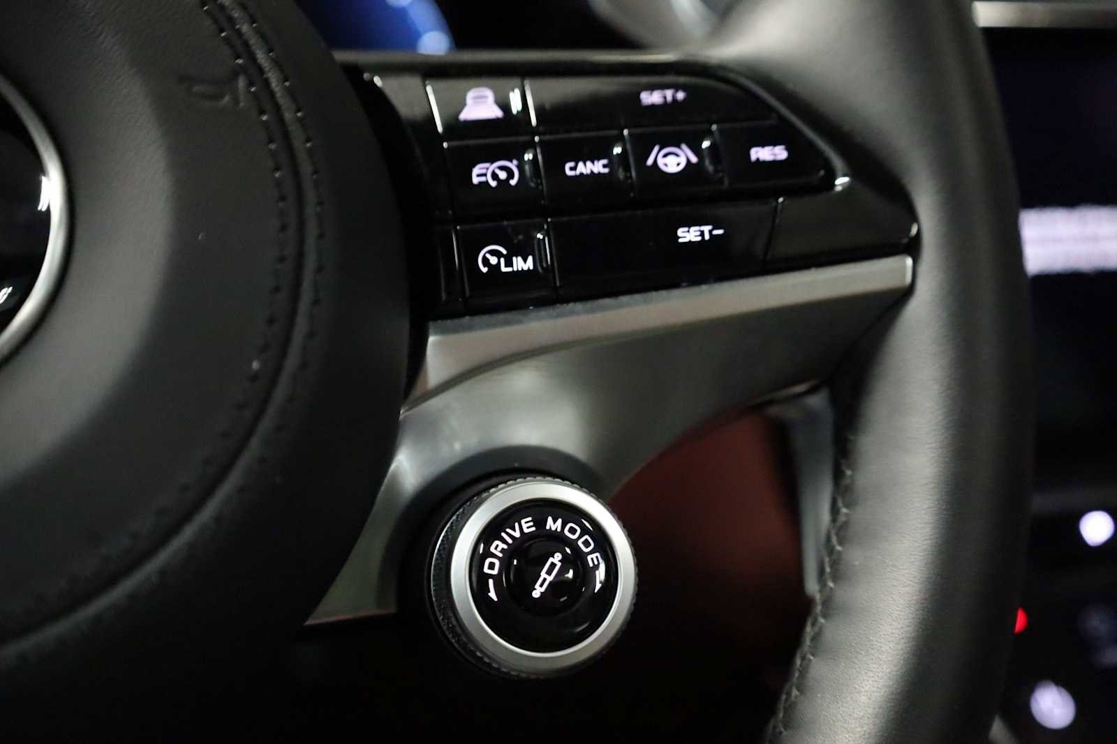 Used 2023 Maserati Grecale Modena image 28