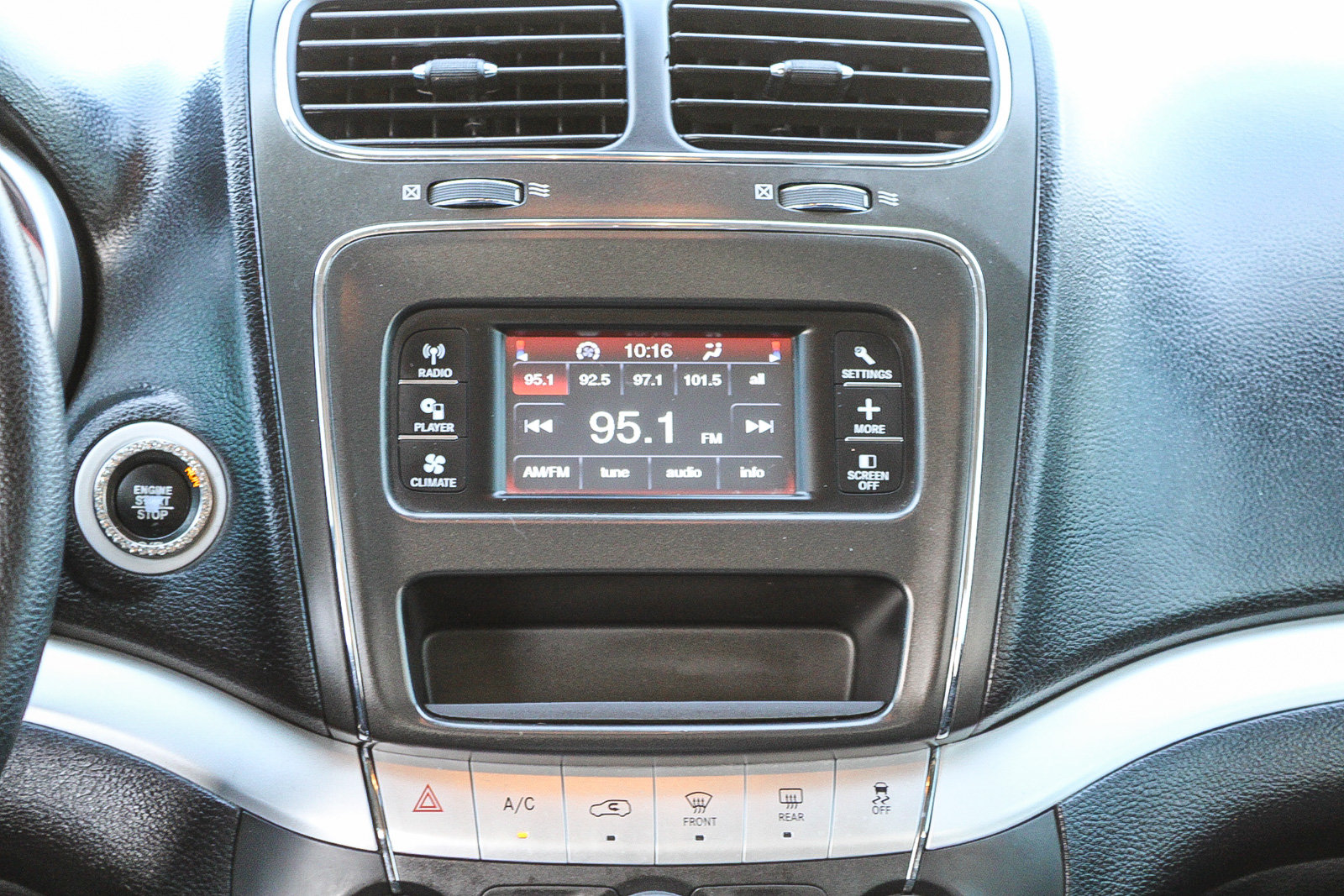 Used 2020 Dodge Journey SE FWD image 16