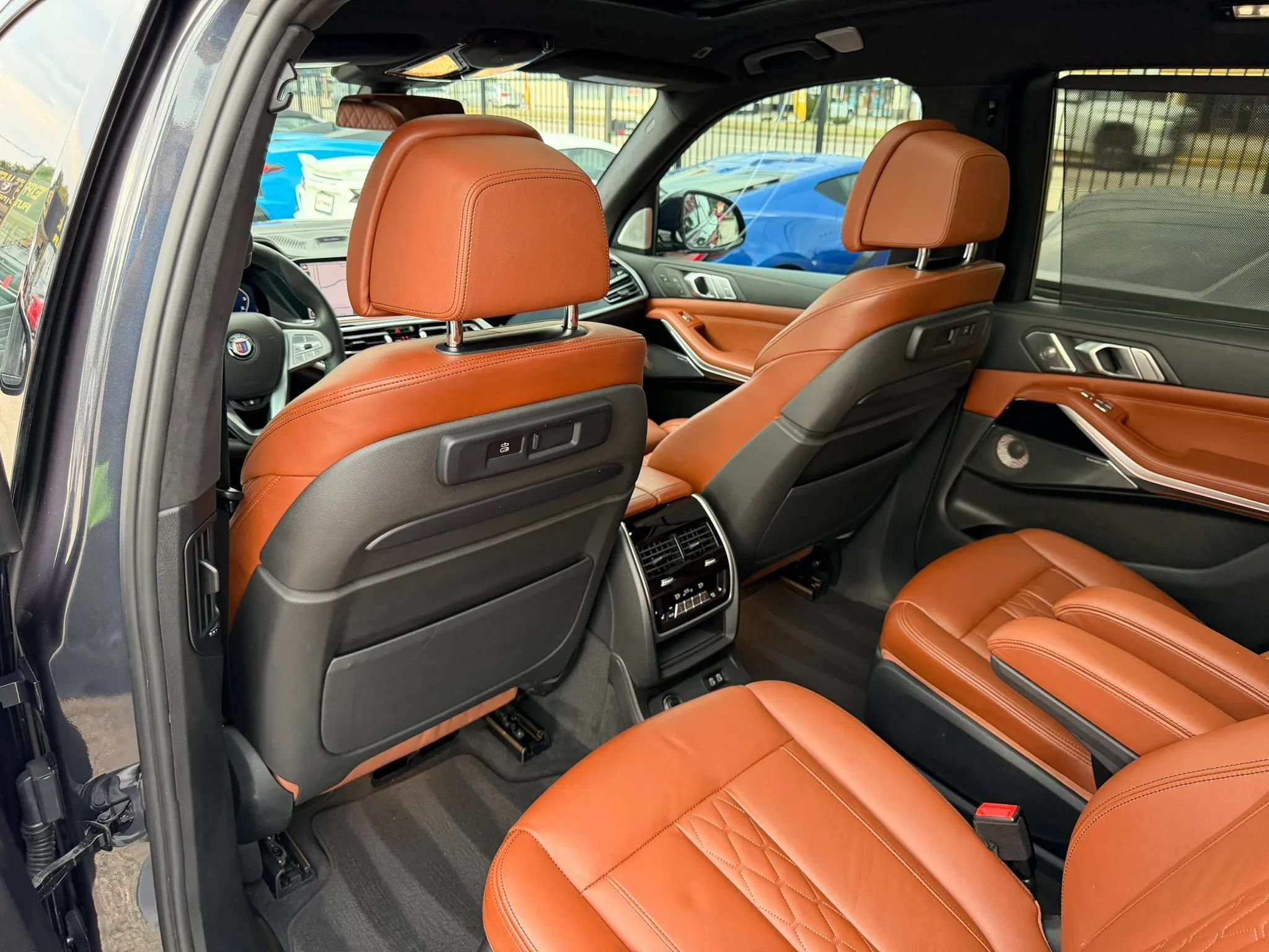 Used 2021 BMW ALPINA XB7 AWD/4WD image 30