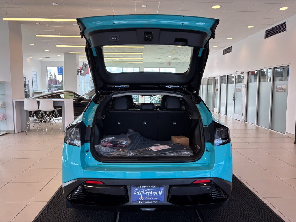New 2026 Nissan Leaf Platinum+ w/ Cargo Package (Platinum+) FWD image 9