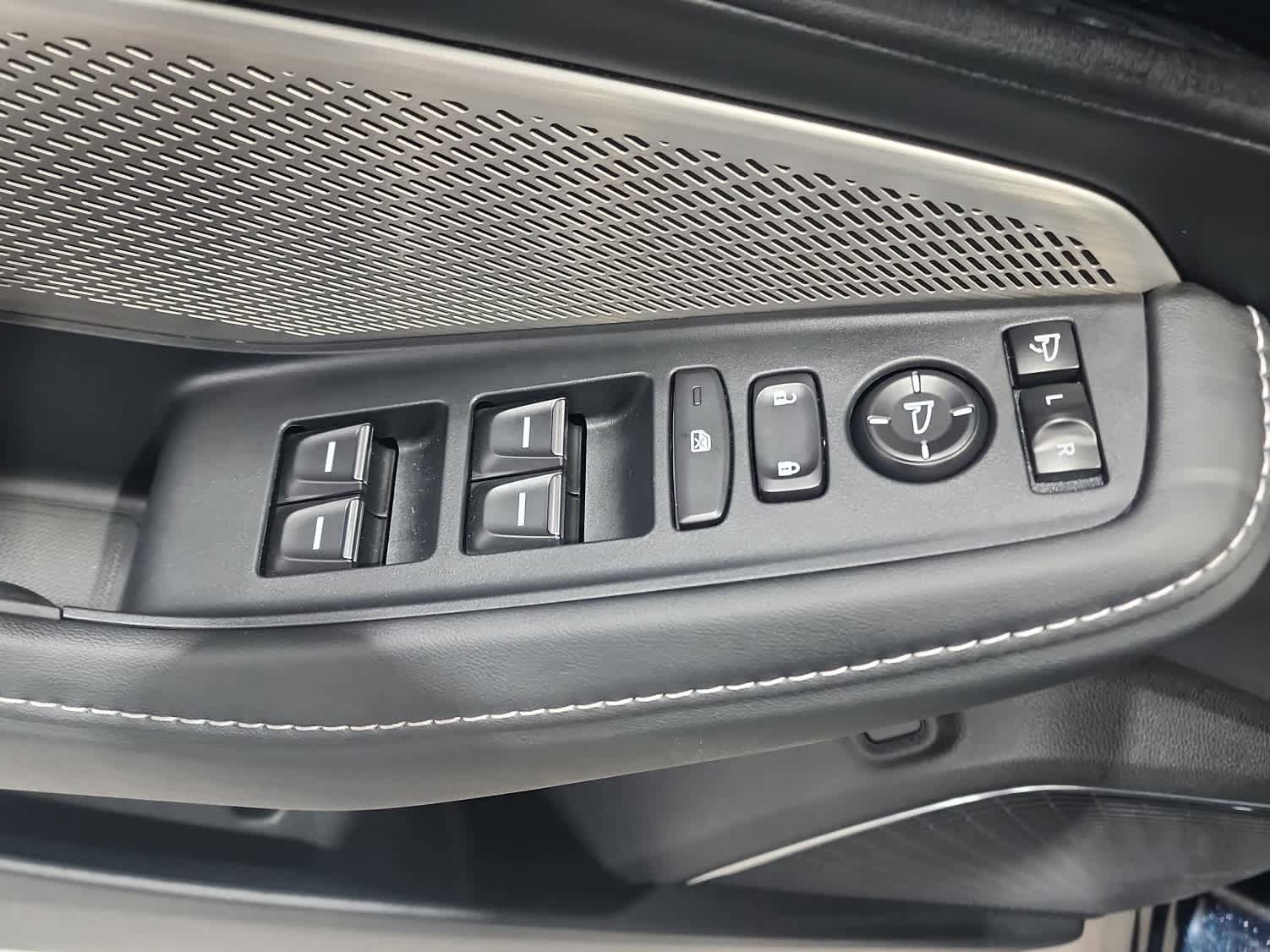 Used 2024 Acura MDX FWD w/ Technology Package image 20