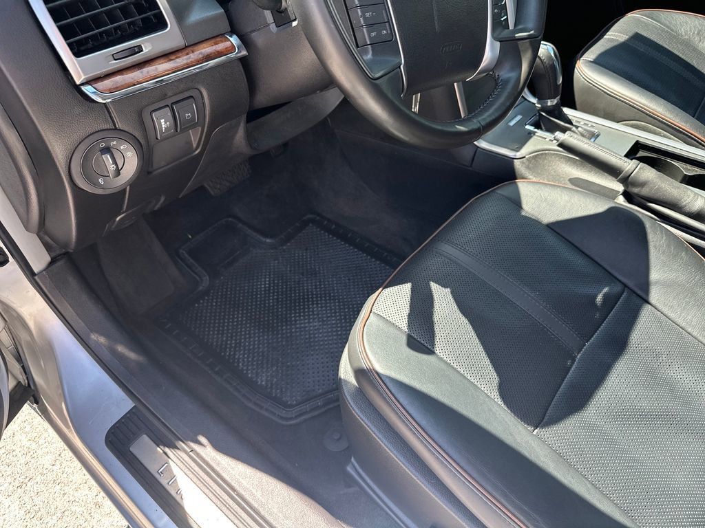 Used 2011 Lincoln MKZ FWD image 17