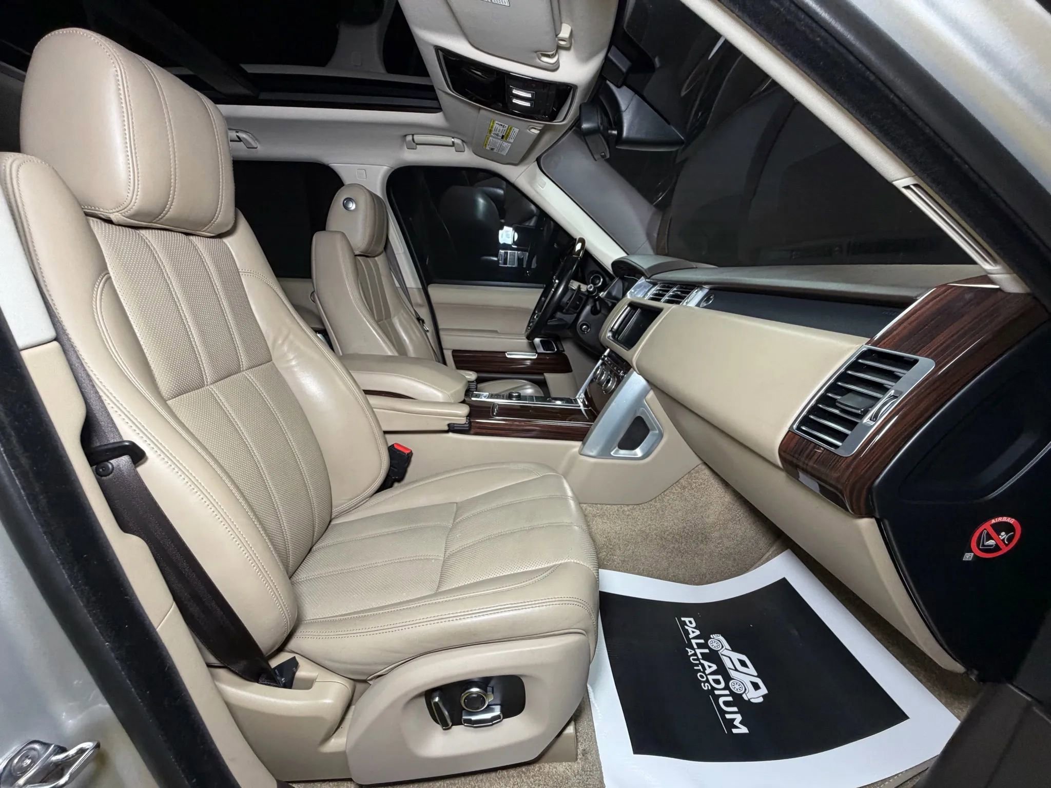 Used 2016 Land Rover Range Rover HSE image 60