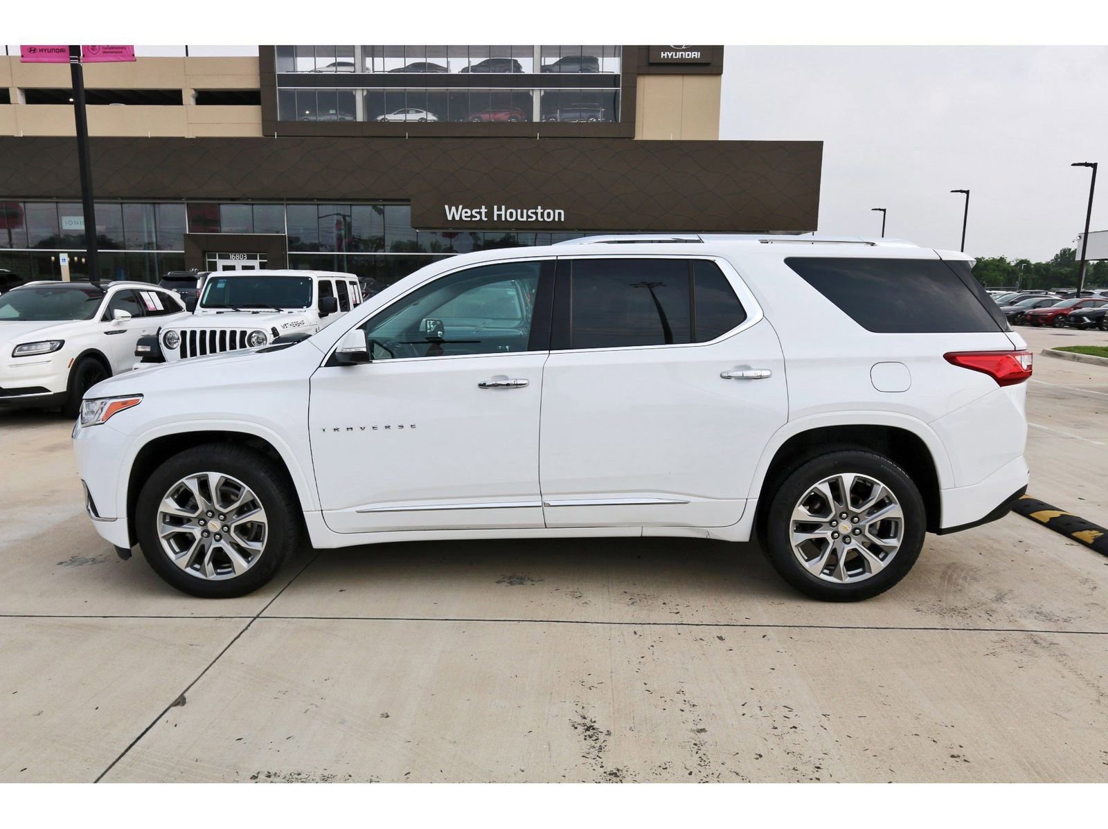 Used 2021 Chevrolet Traverse Premier w/ LPO, Floor Liner Package FWD image 5