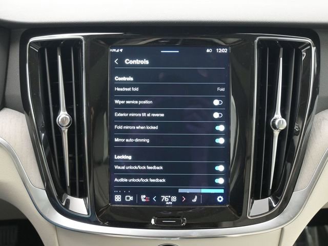 Used 2024 Volvo V60 B5 Cross Country Plus image 16