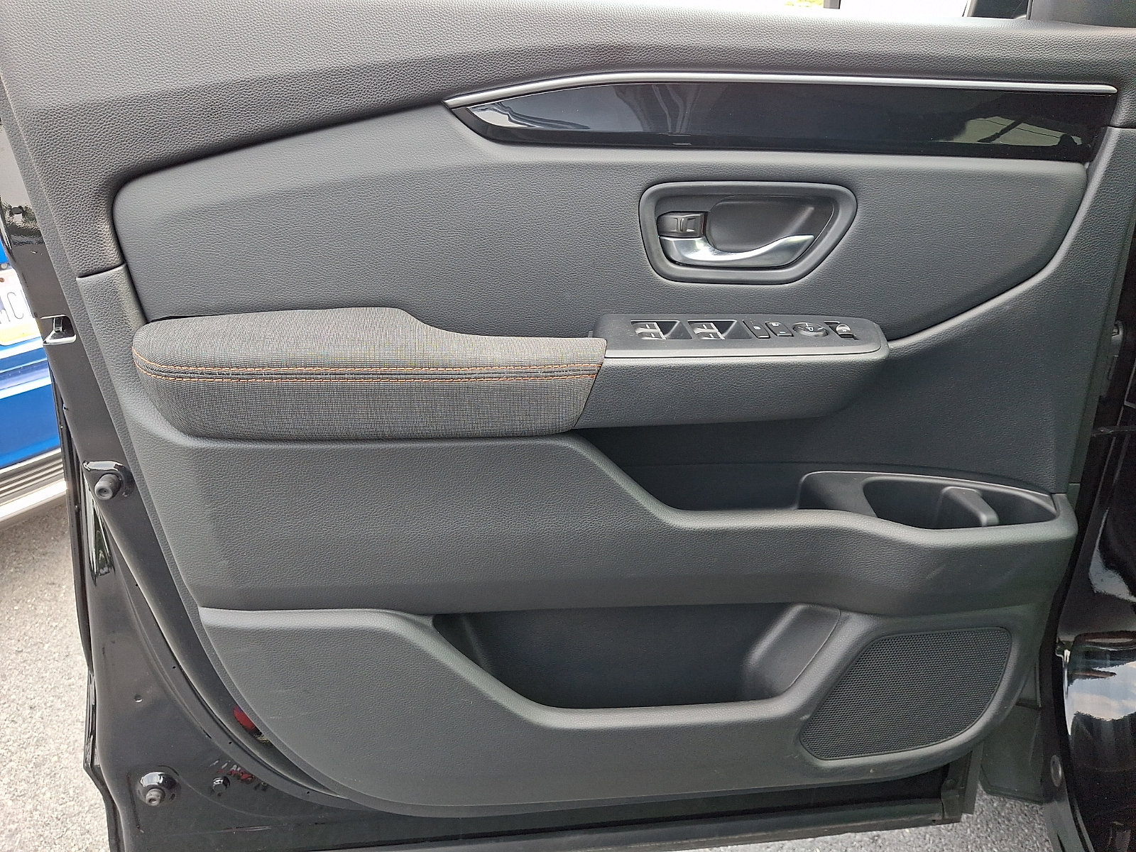 Used 2025 Honda Pilot Sport image 13