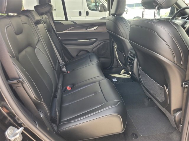 New 2025 Jeep Grand Cherokee Limited image 15