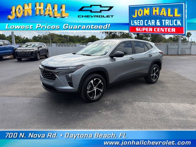 Used 2025 Chevrolet Trax RS w/ Driver Confidence Package FWD image 2