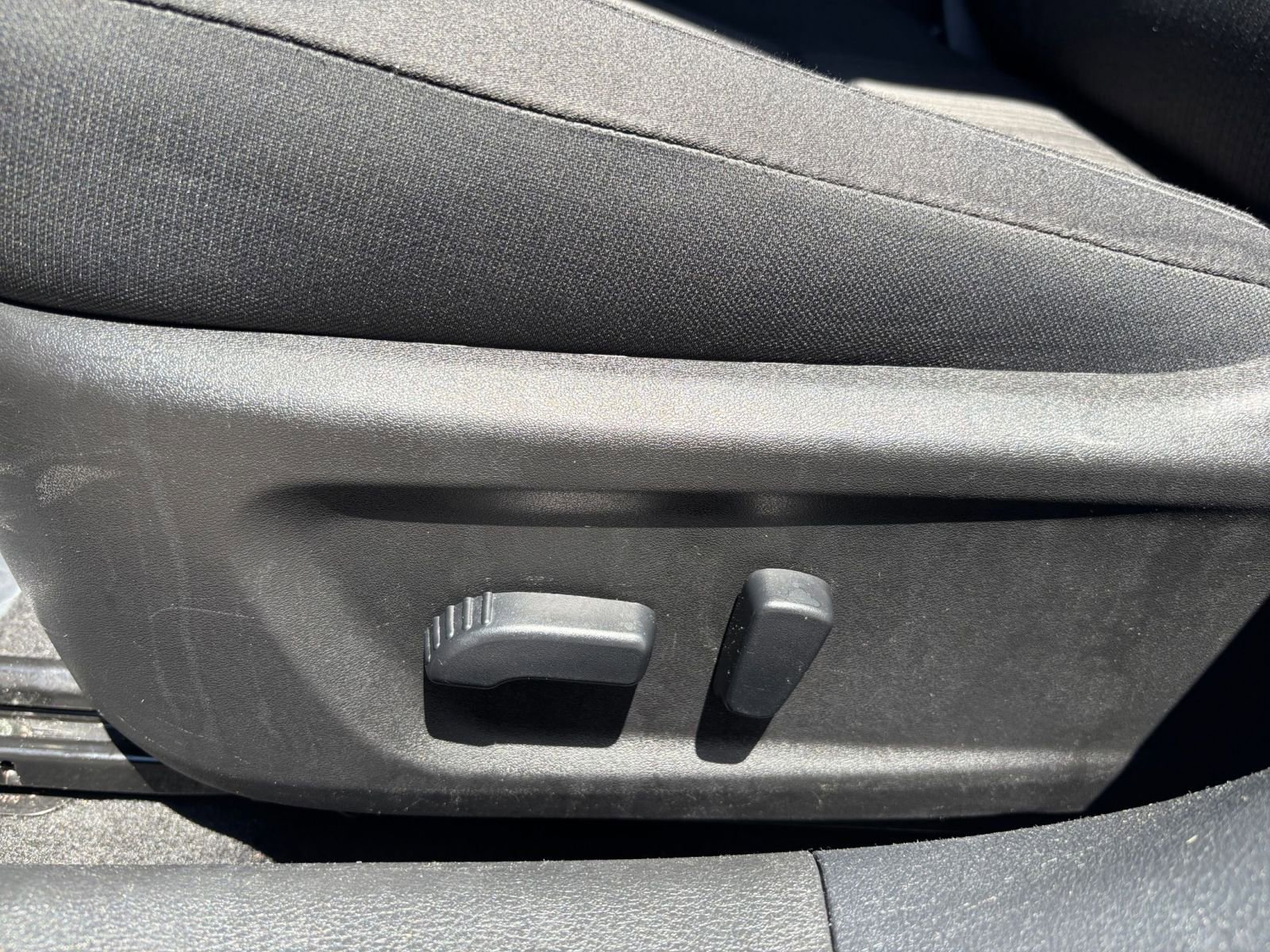 Used 2025 Nissan Altima 2.5 SV FWD image 21